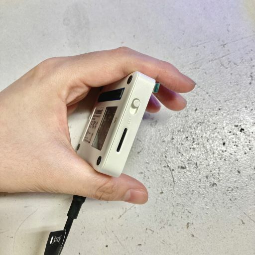 wio terminalの側面　厚さがあまりなくて良い